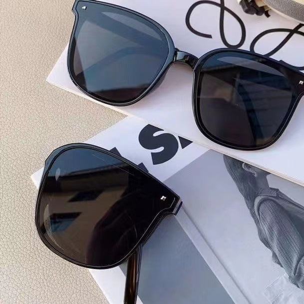 Ladies trendy sunglasses with unique facet frame Kalsten