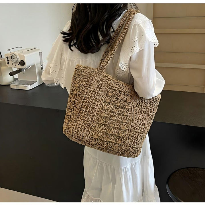Boho Style Handbag Made of Braided Natural Material Kalsten