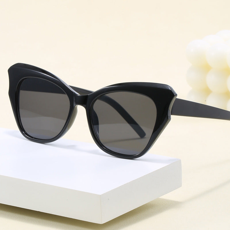 Women's Cat-Eye Sunglasses with Extravagant Mirror Design Kalsten