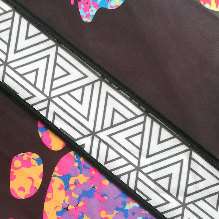 Beach towel with striking leopard motif and colorful accents Kalsten