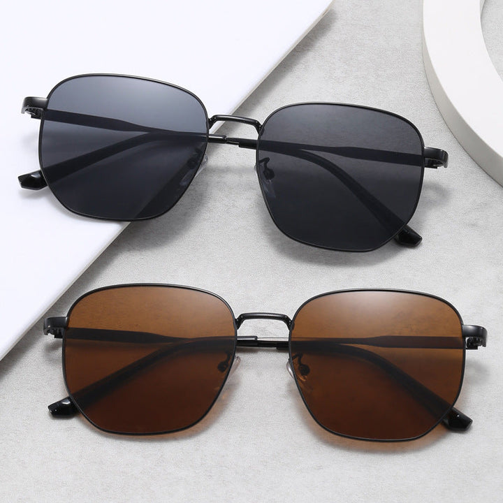 Women’s fashionable square glasses with lightweight metal frame Kalsten