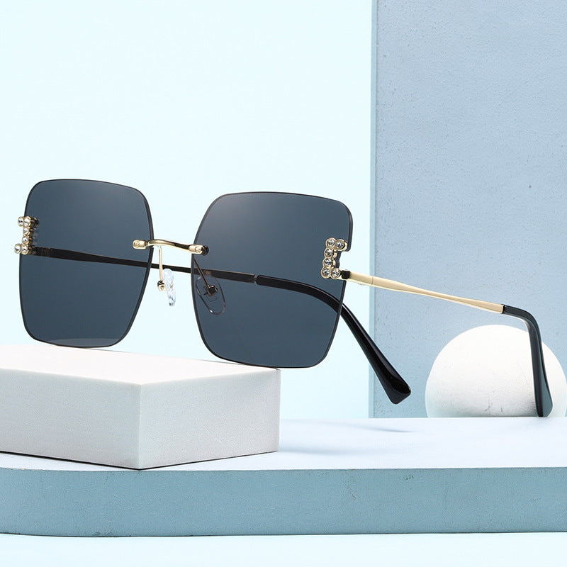 Women's fashionable square sunglasses with delicate design details Kalsten