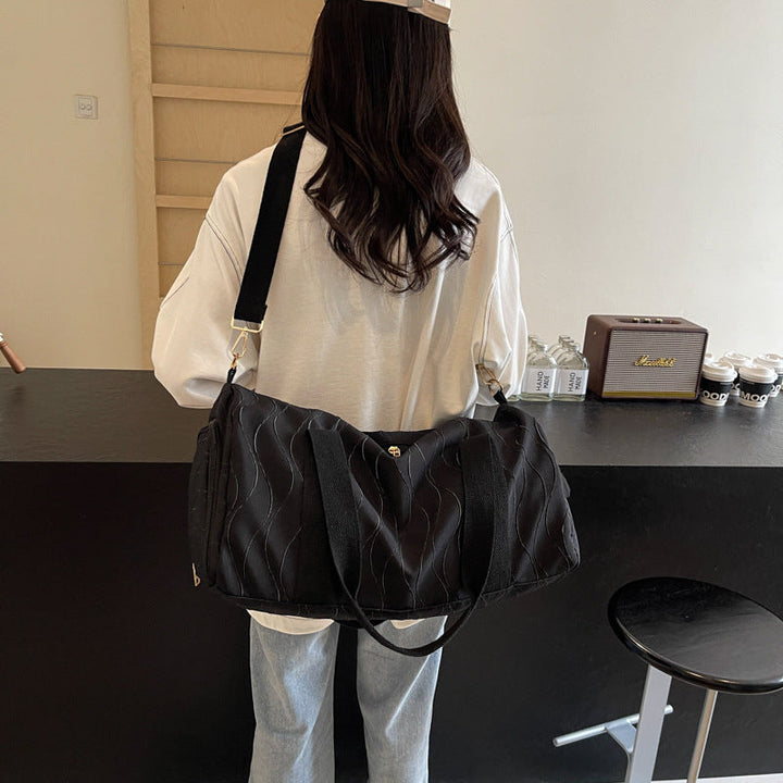 Sporty travel bag with stylish wave pattern Kalsten