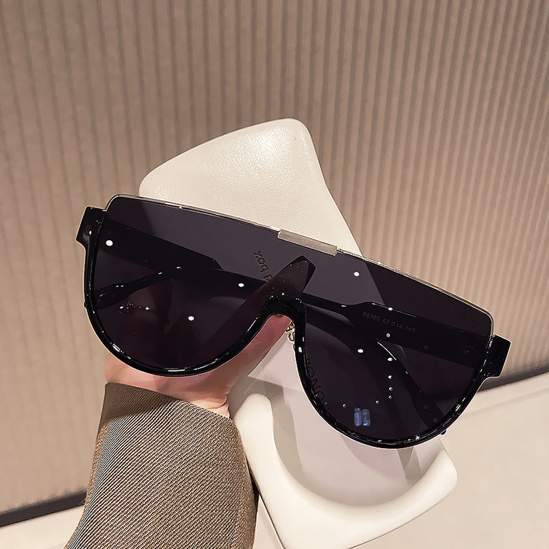 Ladies futuristic sunglasses in sporty design Kalsten