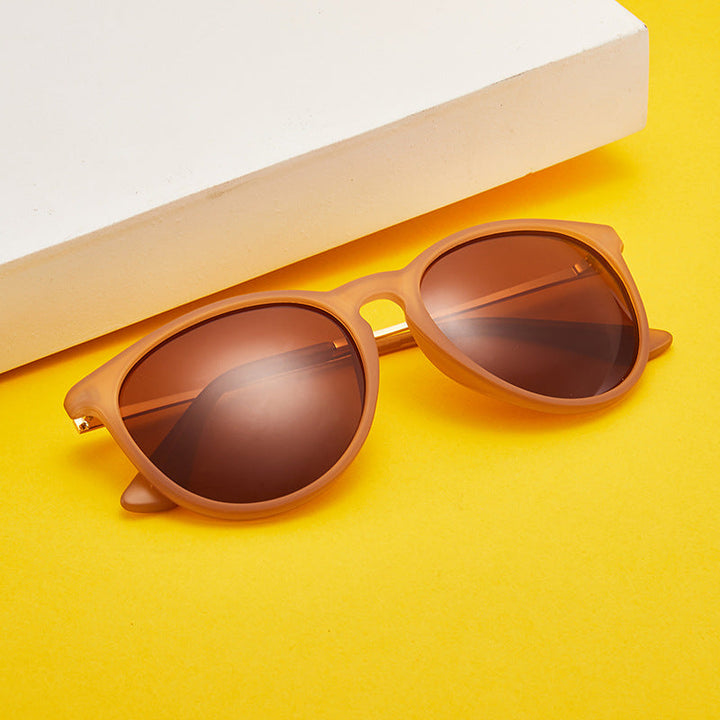 Women's fashionable and elegant sunglasses with high-quality plastic frame and mirrored lenses Kalsten