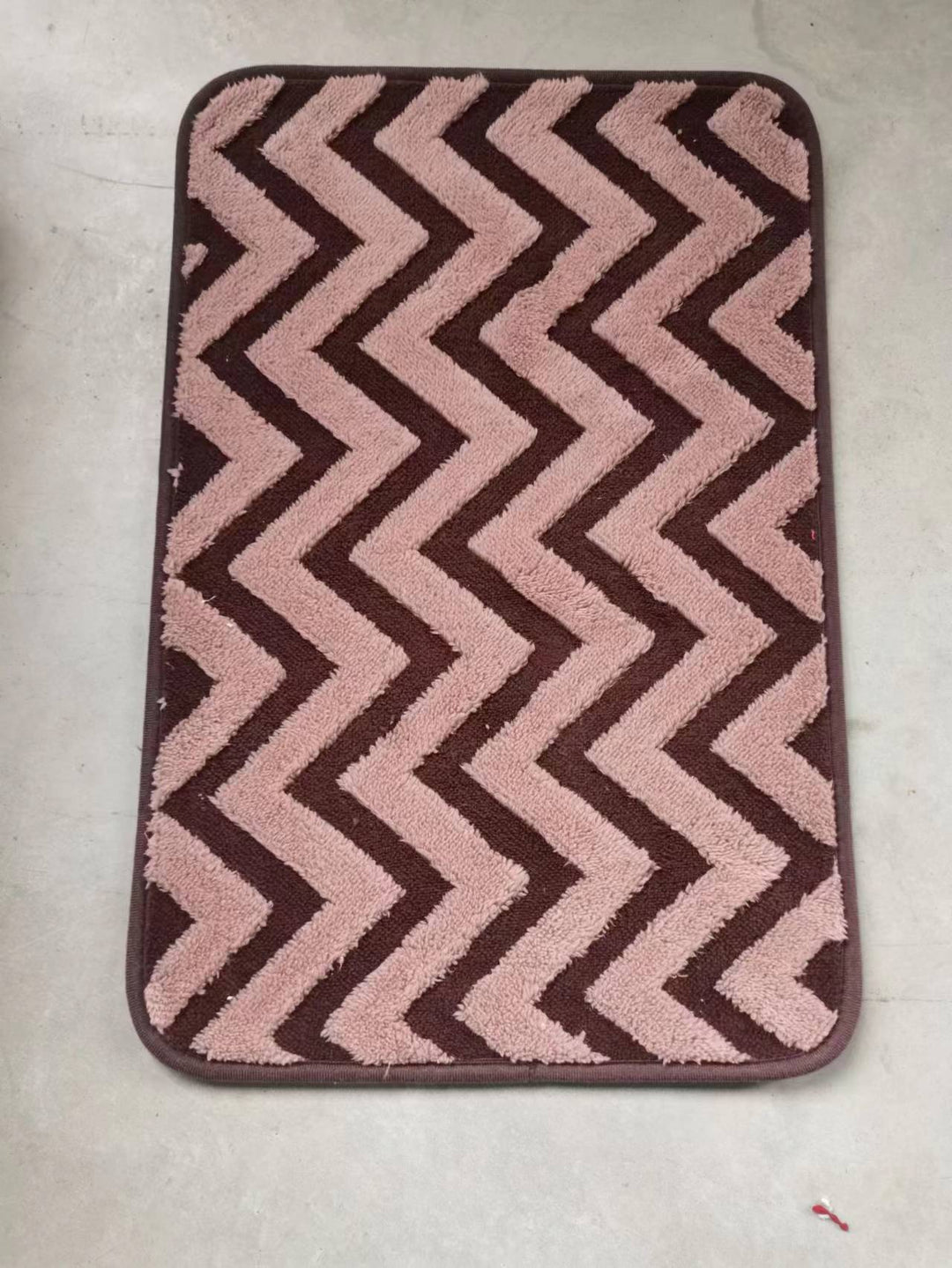 Chevron Pattern Anti-Slip Bath Mat Kalsten