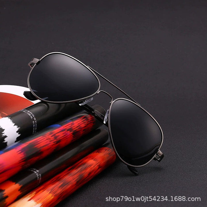 Men's Pilot Sunglasses with UV Protection and Trendy Metal Hinge Kalsten