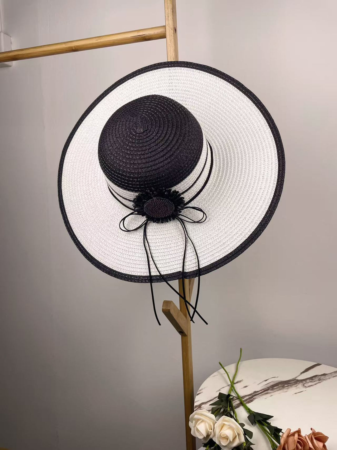Elegant Beach Bag with Matching Sun Hat Kalsten