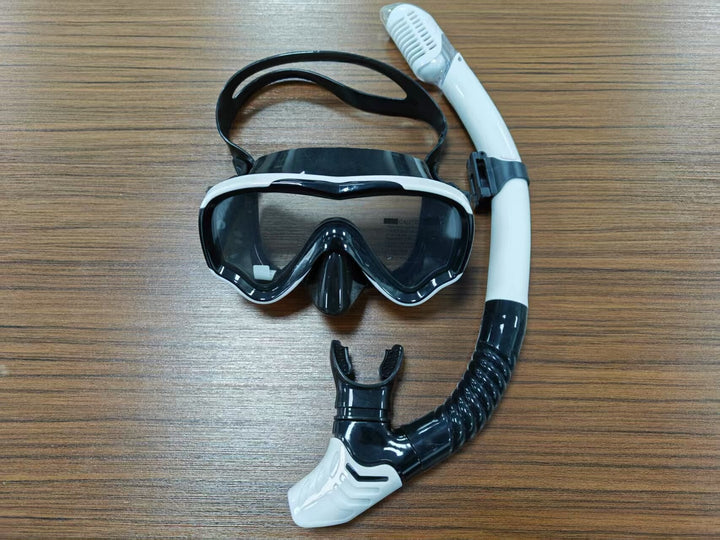 Diving mask with anti-fog technology and wide field of vision Kalsten