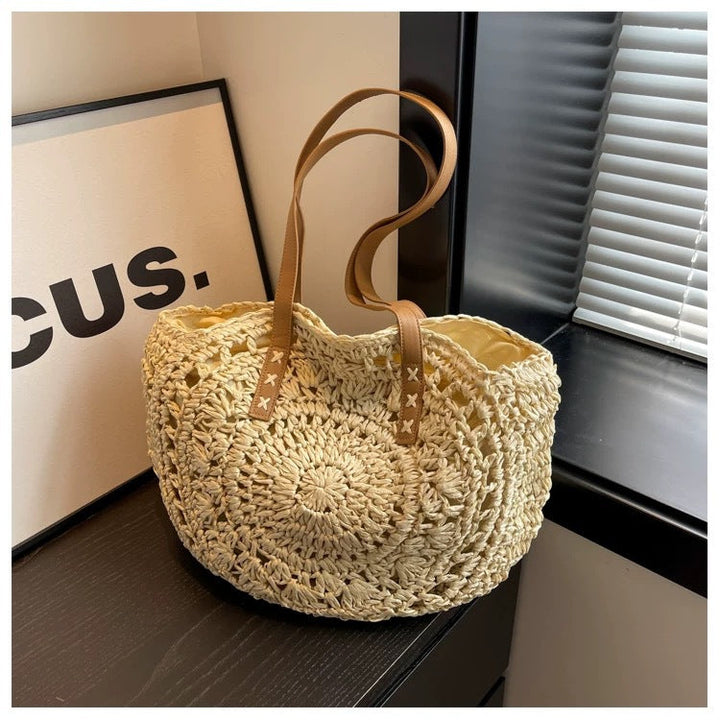 Handcrafted Round Wicker Bag Kalsten