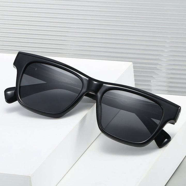 Women stylish sunglasses in classic rectangular design Kalsten