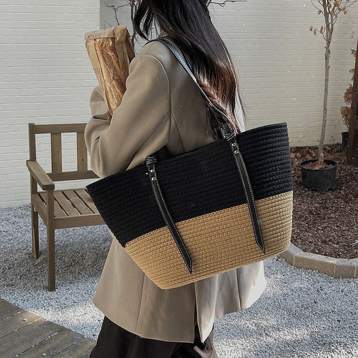 Elegant Shopper Bag with Texture Kalsten