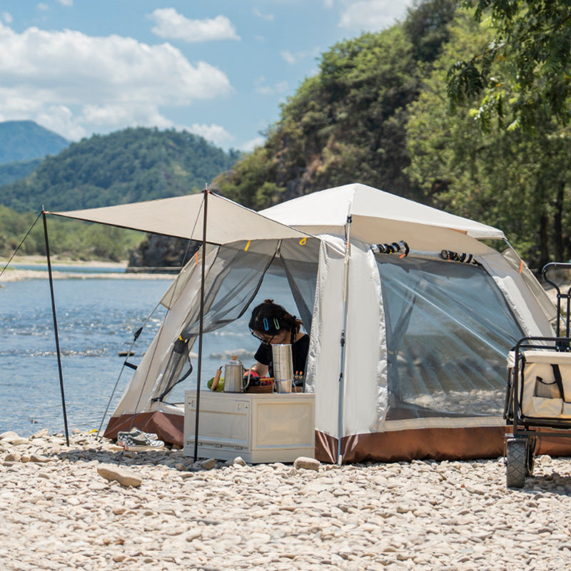 Camping tent with spacious interior and expandable sun protection Kalsten