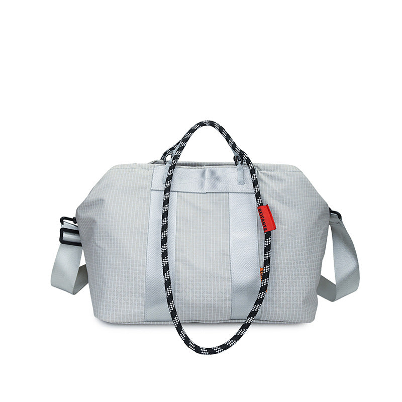 Stylish sports bag with adjustable shoulder strap Kalsten