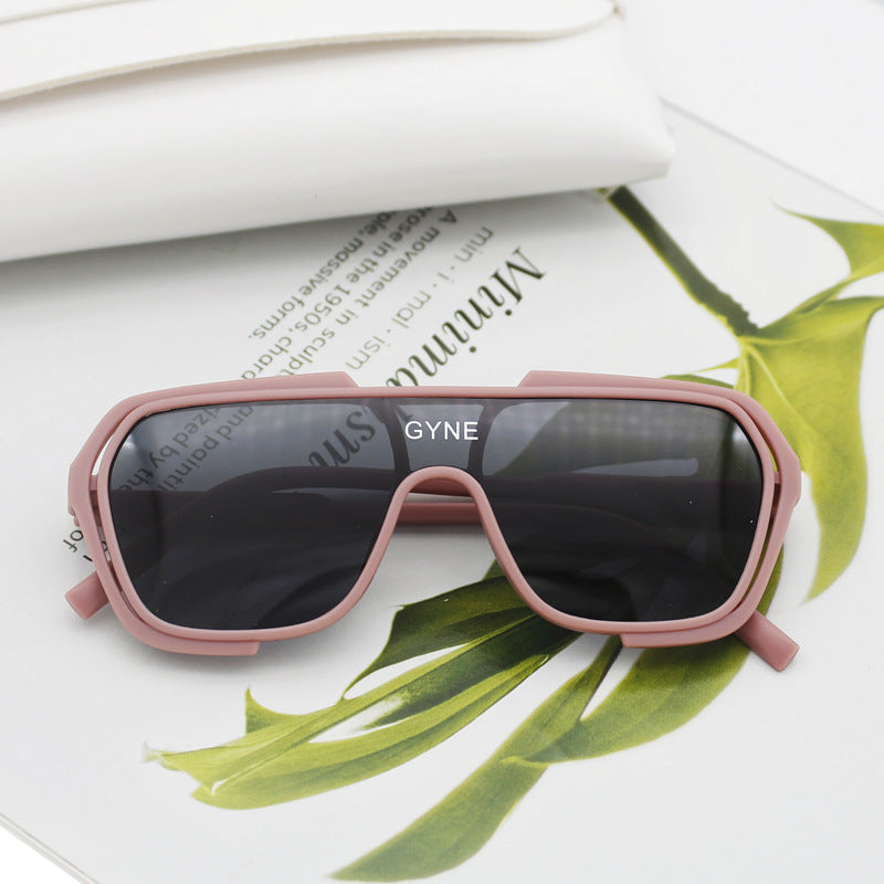 Women's sporty sunglasses with modern design Kalsten