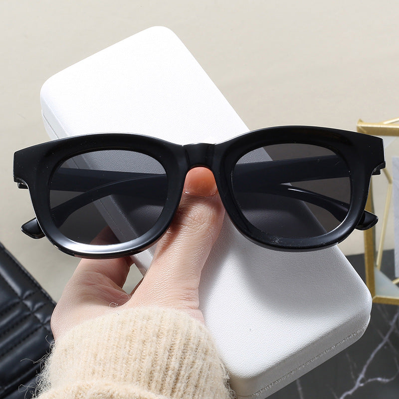 Women's sunglasses in modern, square design Kalsten