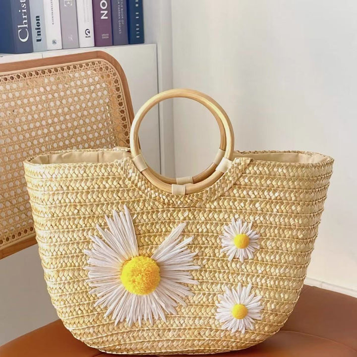 Stylish tote bag with floral accents Kalsten