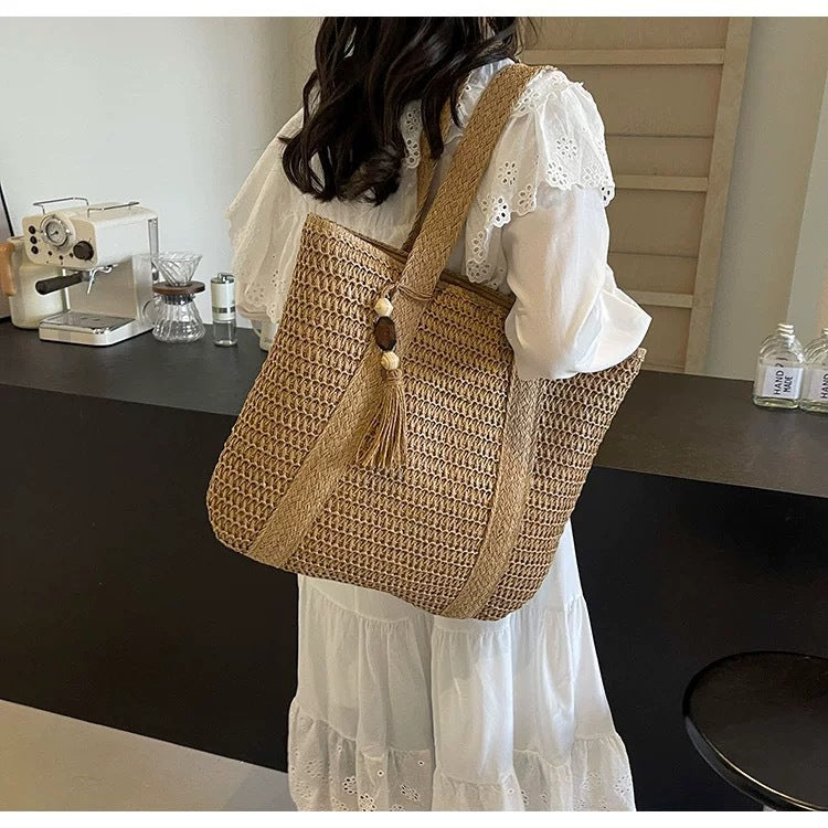 Spacious beach bag with unique woven design Kalsten