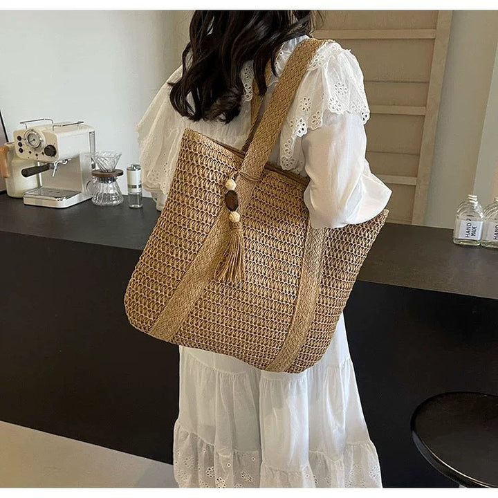 Spacious beach bag with unique woven design Kalsten