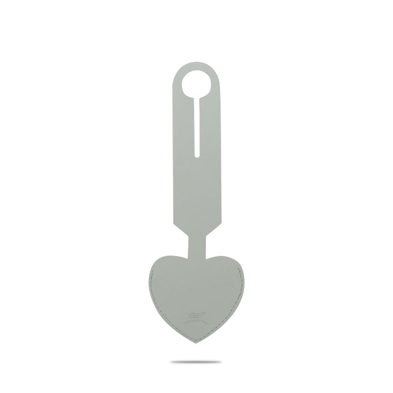 heart-shaped leather luggage tag with adjustable loop Kalsten