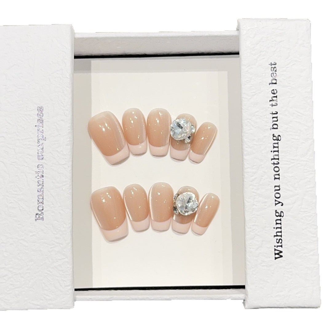 Artificial nail tips with elegant rhinestone accents Kalsten