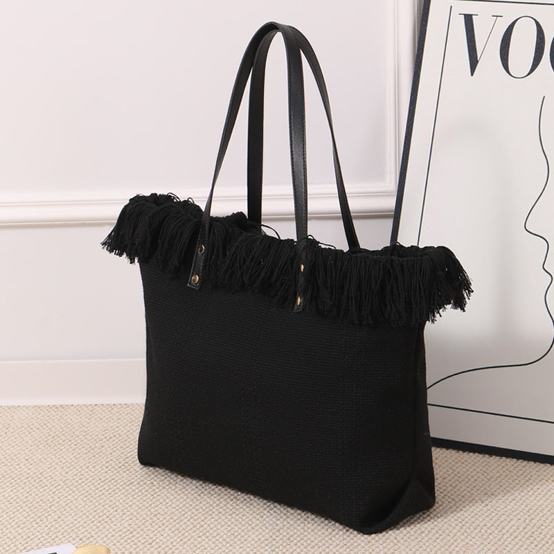 Beach bag with eye-catching fringe edge Kalsten