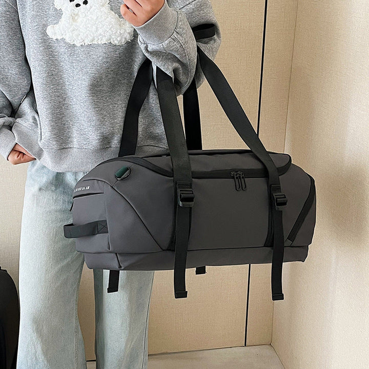 Sporty duffel bag with adjustable carrying system for active lifestyles Kalsten