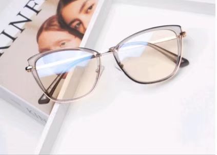 Women's fashionable Cat-Eye sunglasses with UV protection and ergonomic design Kalsten