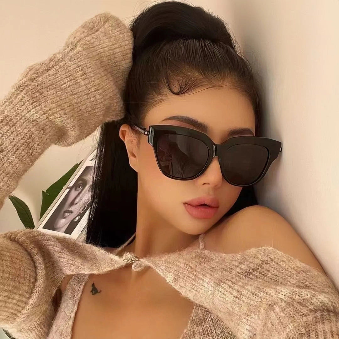 Women's fashionable cat-eye sunglasses with trendy plastic frame Kalsten