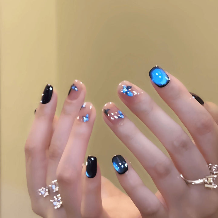 Artificial Nail Art with Glitter and Flower Designs Kalsten