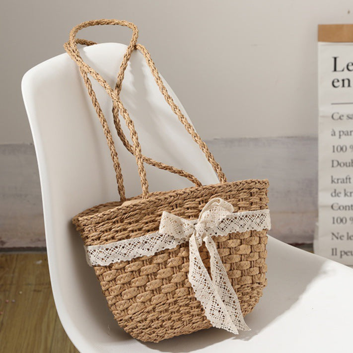 Elegant basket bag with decorative lace ribbon Kalsten