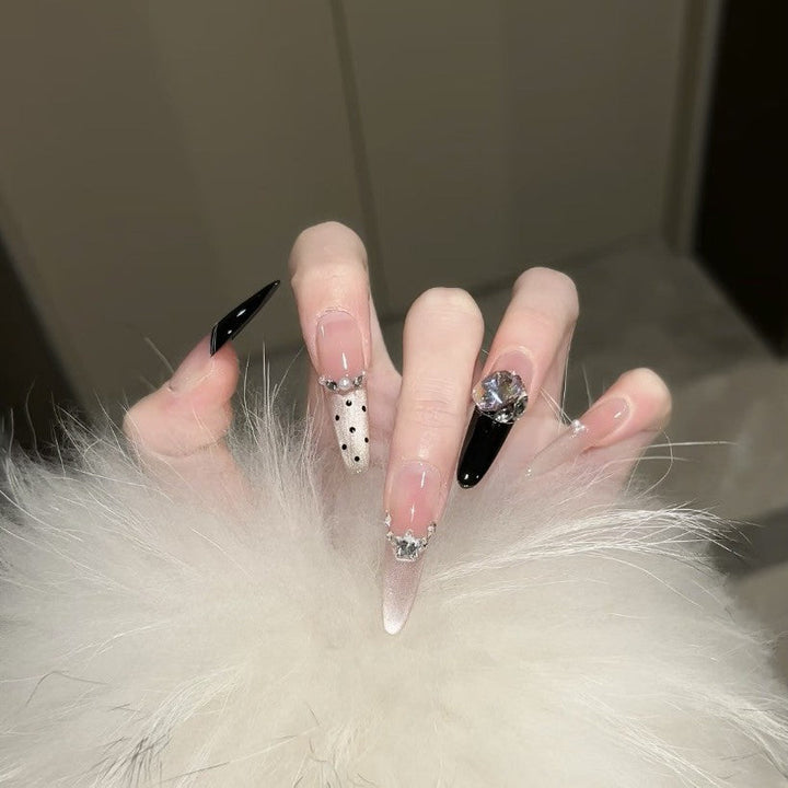 Elegant Stiletto Fake Nails with Sparkling Rhinestone Details Kalsten
