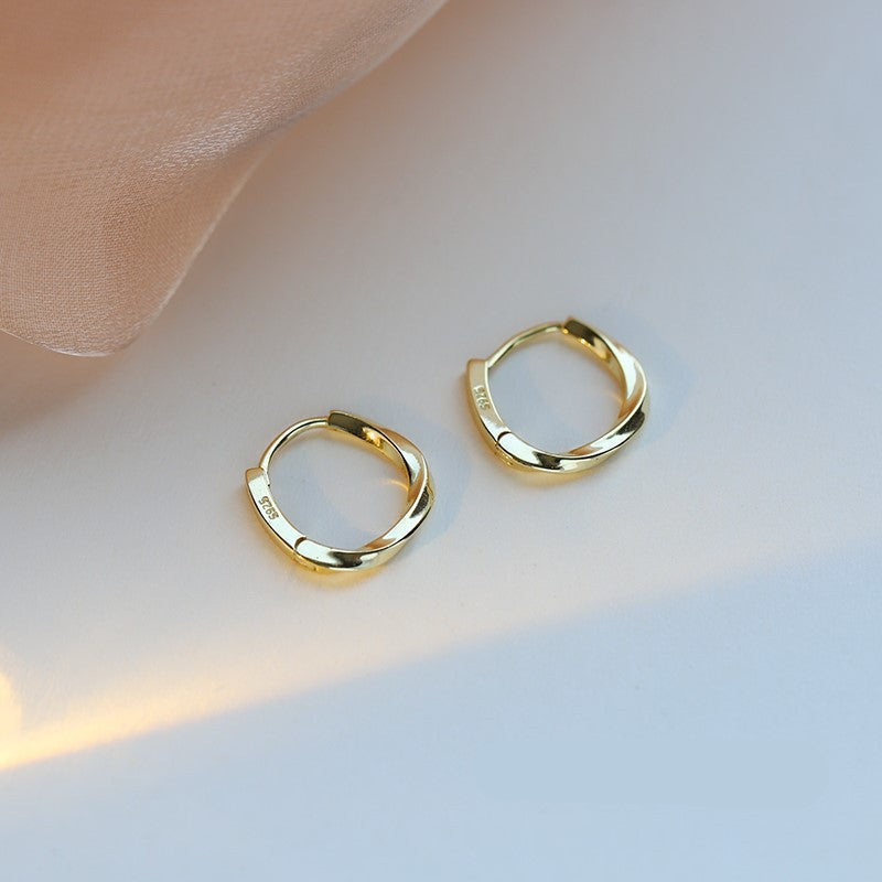 Fashionable and Elegant Hoops Made of High-Quality Metal Kalsten