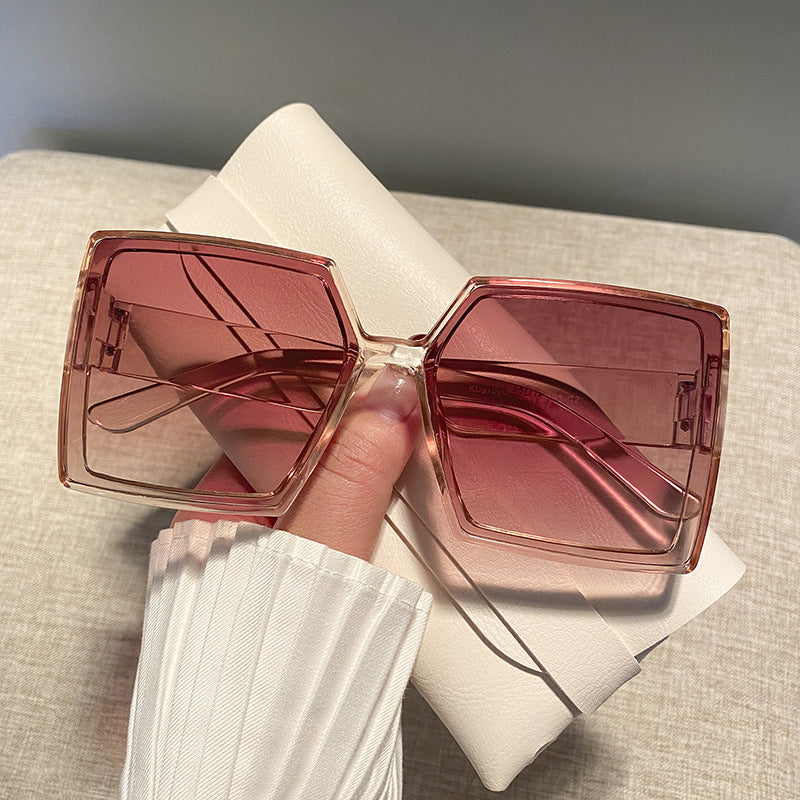 Women's square sunglasses with a sturdy frame and stylish design Kalsten