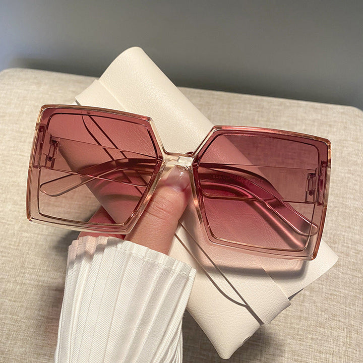 Women's square sunglasses with a sturdy frame and stylish design Kalsten