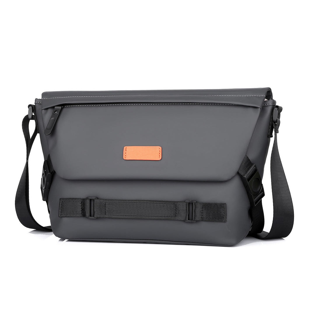 Stylish shoulder bag with versatile compartment options Kalsten