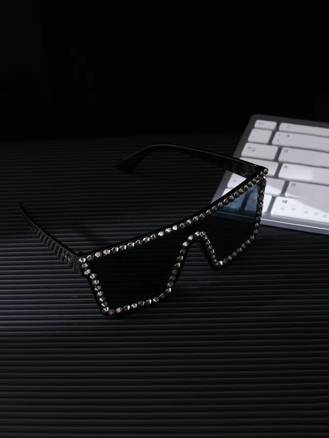 Women's Oversized Sunglasses with Modern Rectangular Frame Kalsten