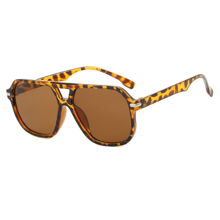 Women's fashionable sunglasses with protective UV filter and stylish lenses Kalsten