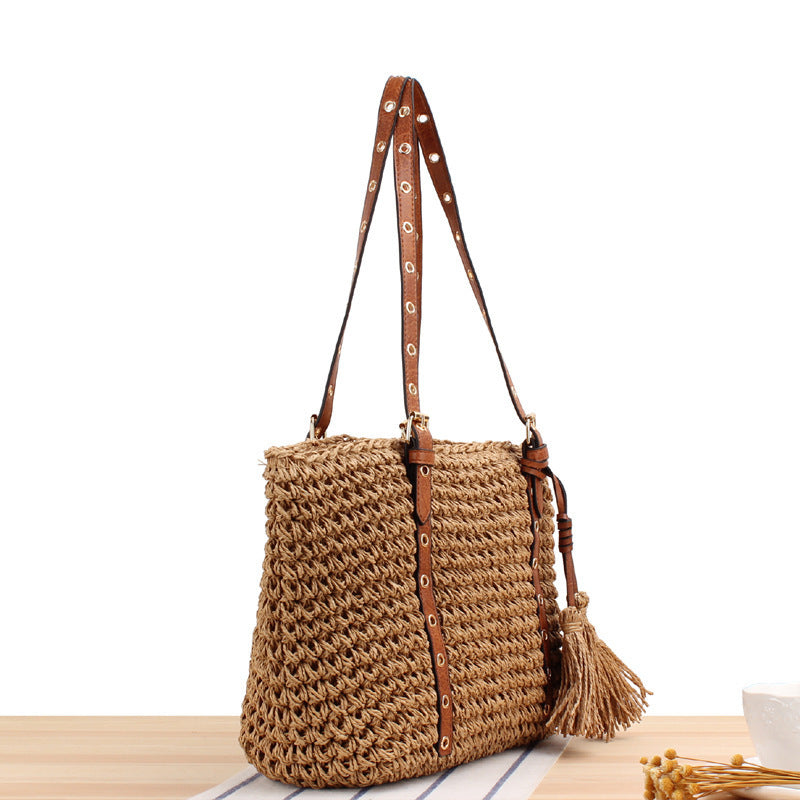 Elegant Beach Bag Made of Handcrafted Natural Material with Leather Accents Kalsten