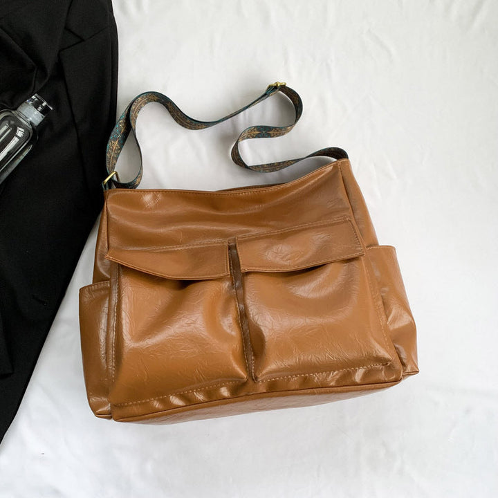 Multifunctional Shoulder Bag With Innovative Compartment System Kalsten