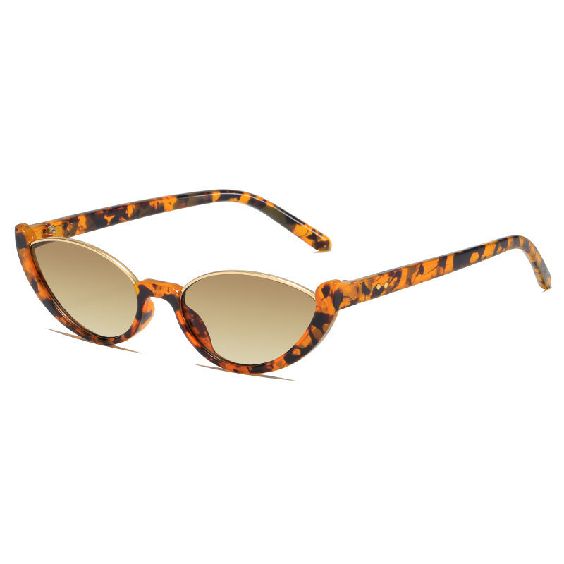 Ladies Cat-Eye Sunglasses with subtle frame and polarized lenses Kalsten