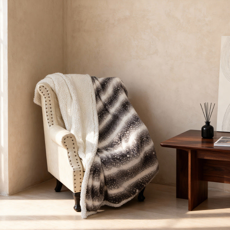 Women Cozy Dog Blanket with Soft Fleece and Modern Design Kalsten