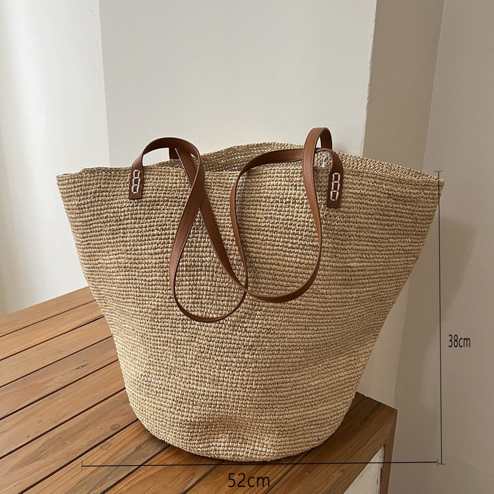 Handcrafted straw bag with soft lining Kalsten