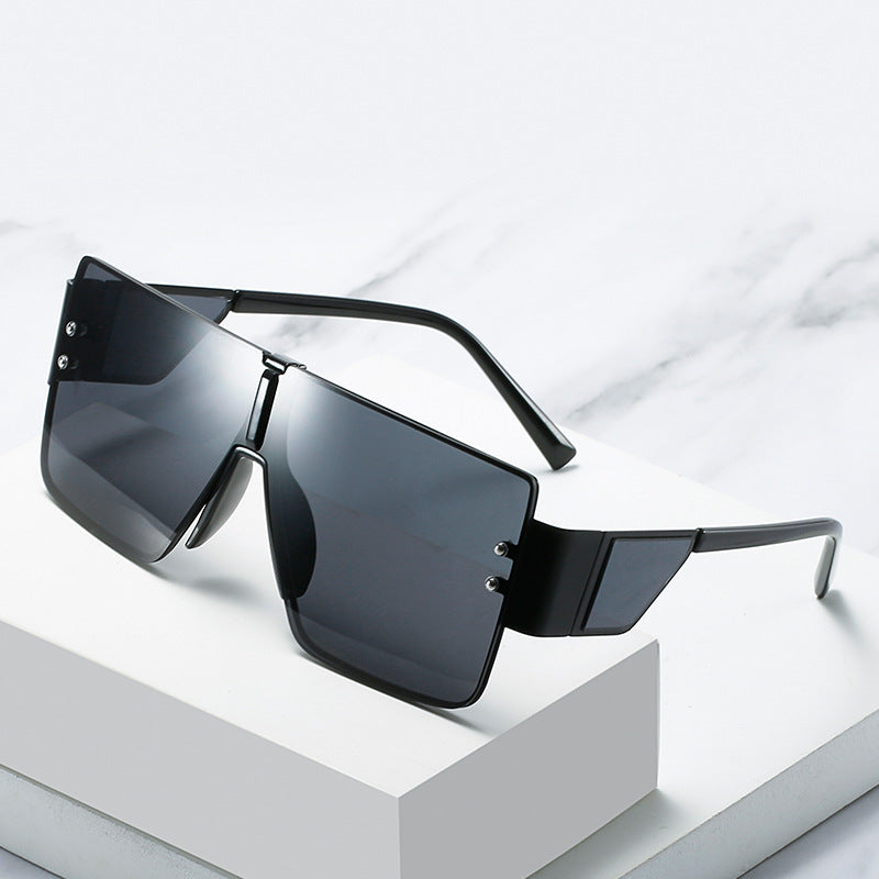 Ladies trendy oversized sunglasses with futuristic design Kalsten