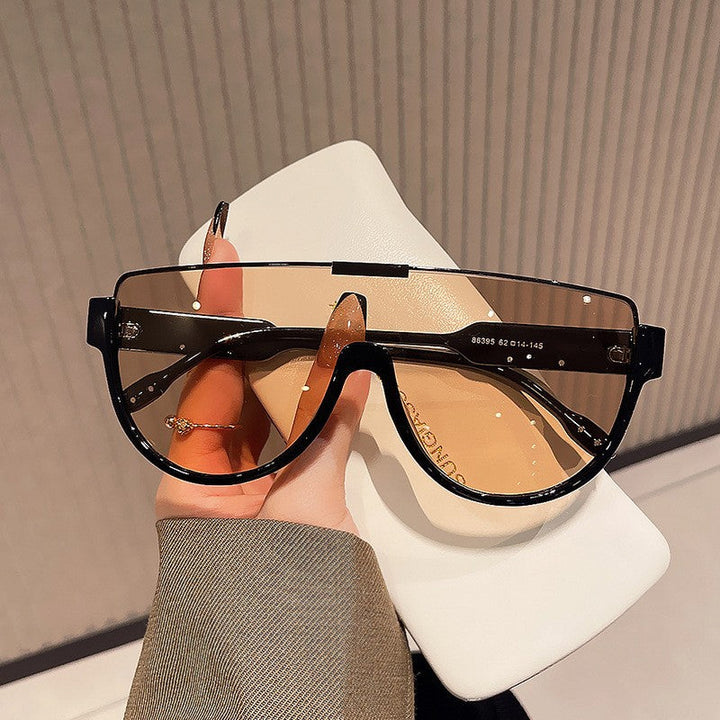 Women's Sporty Protective Goggles with Futuristic Design Kalsten