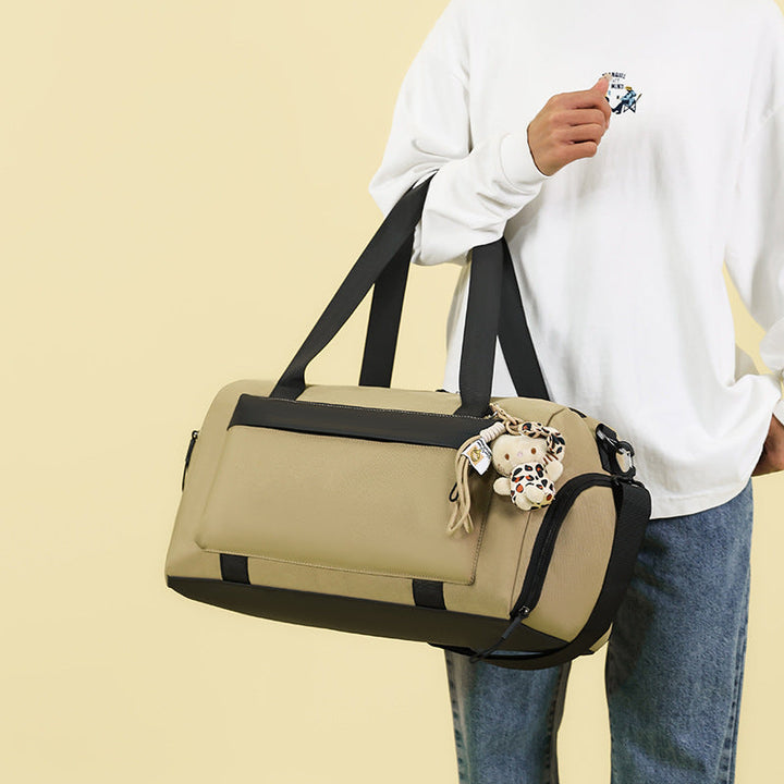 Sporty duffel bag with practical compartments and removable shoulder strap Kalsten
