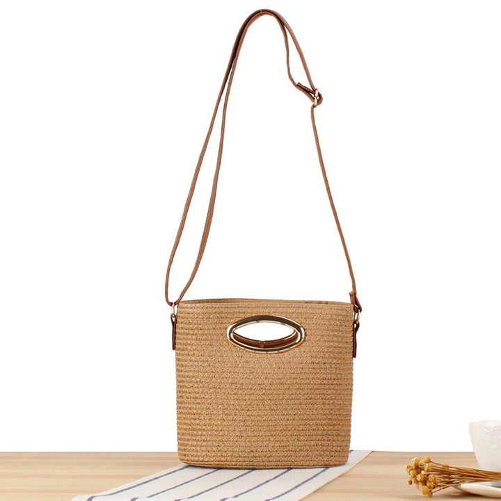 Shoulder bag made of hand-woven natural material with elegant ring closure Kalsten