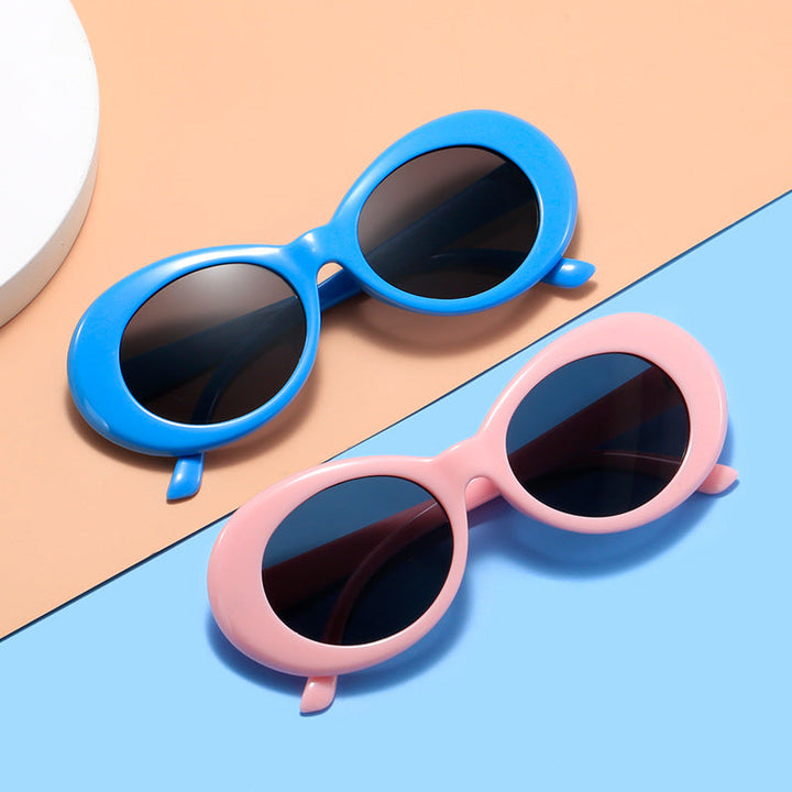Ladies retro-inspired sunglasses with an elegant, oval frame Kalsten