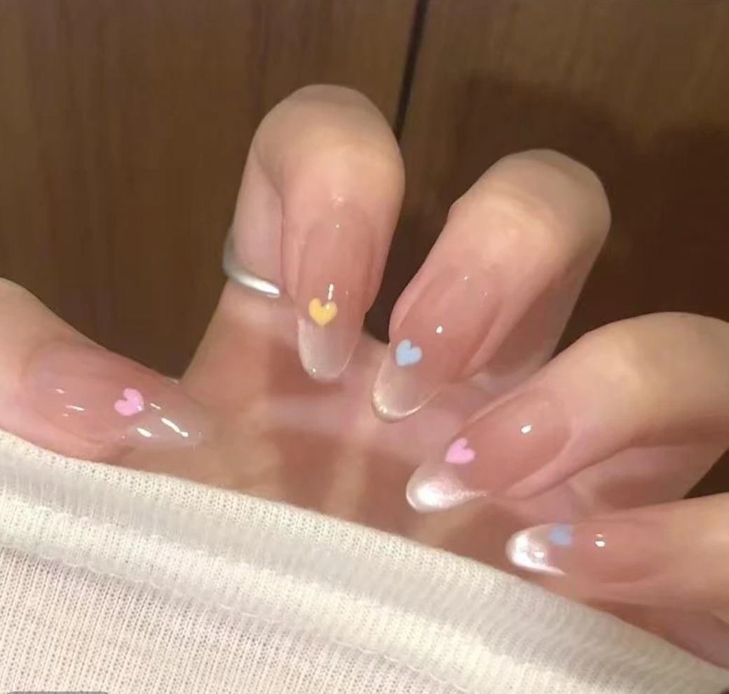 Artificial Nails in Stylish Ombre Design Kalsten