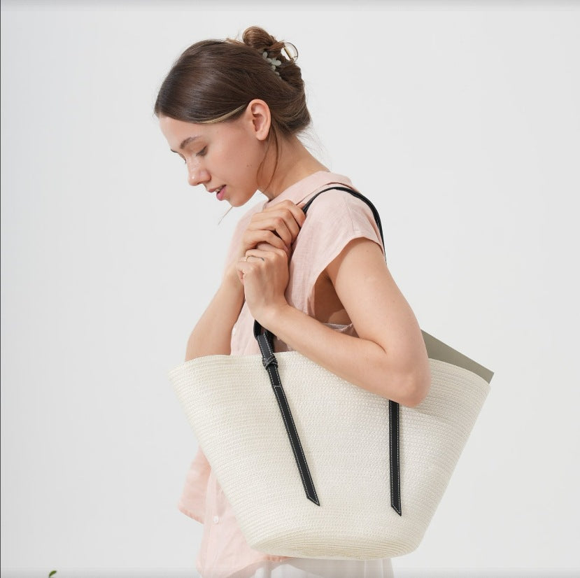 Elegant Beach Bag Made of Woven Natural Material with Leather Accents Kalsten